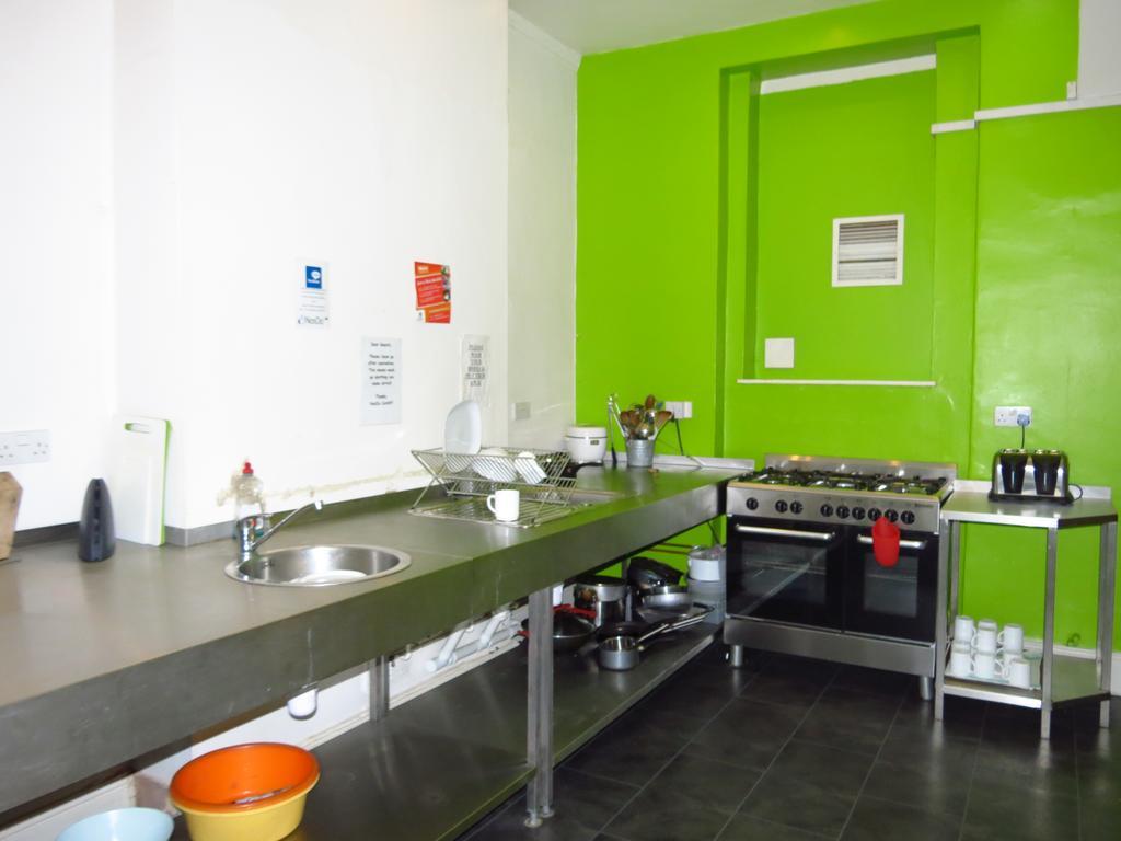 Nosda Studio Hostel Cardiff Exterior photo